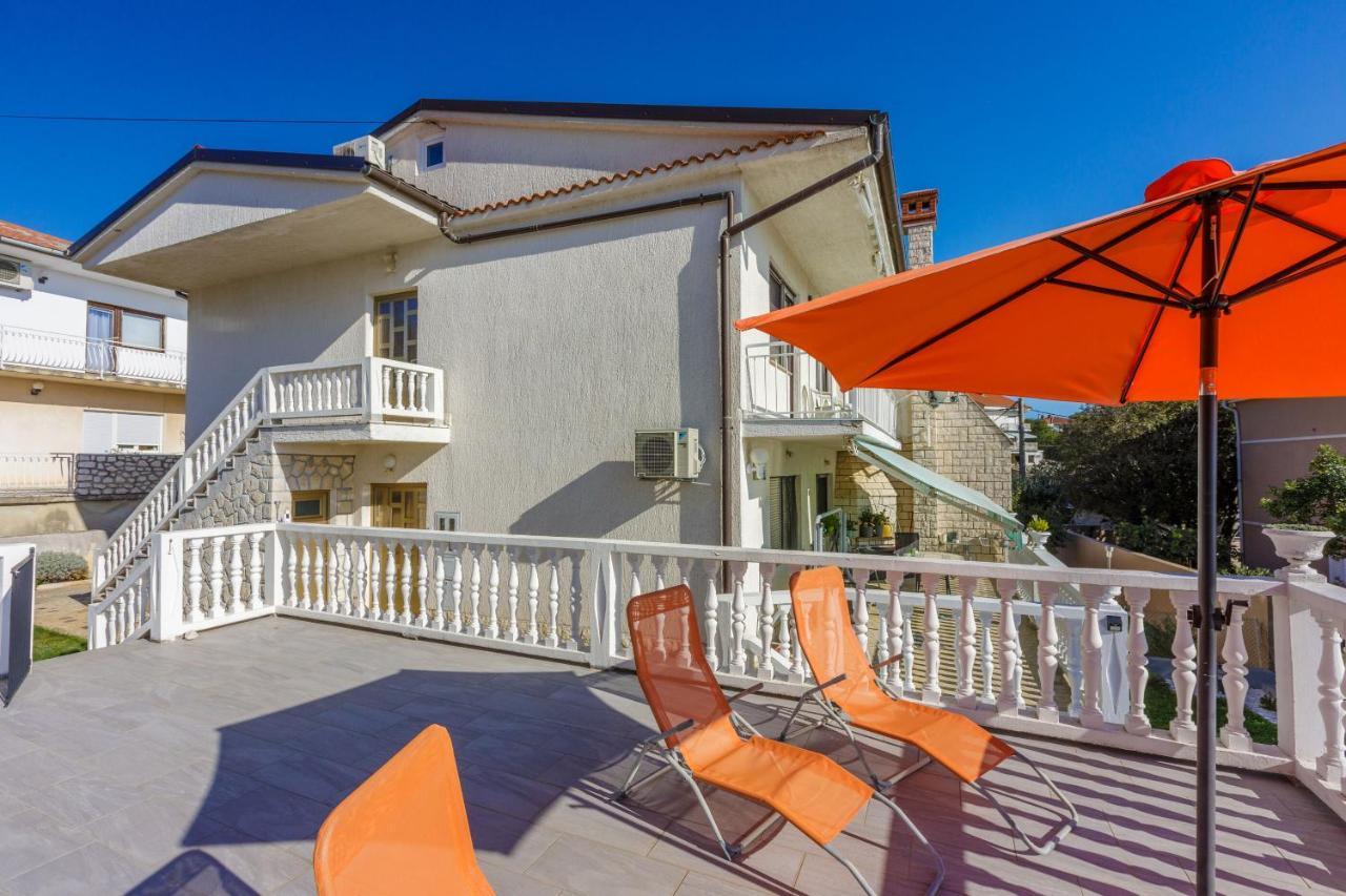 Apartments Budzyn Novi Vinodolski Exterior foto