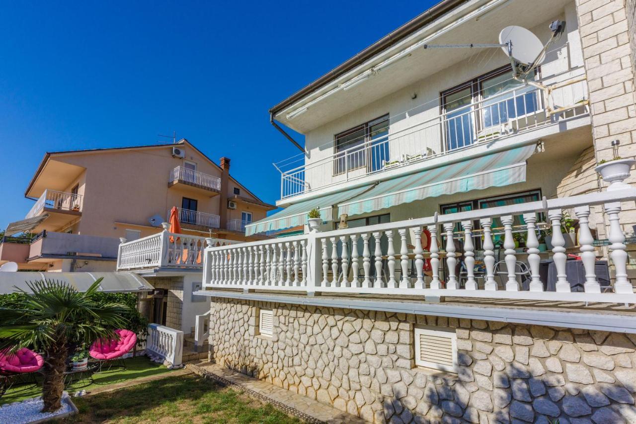 Apartments Budzyn Novi Vinodolski Exterior foto